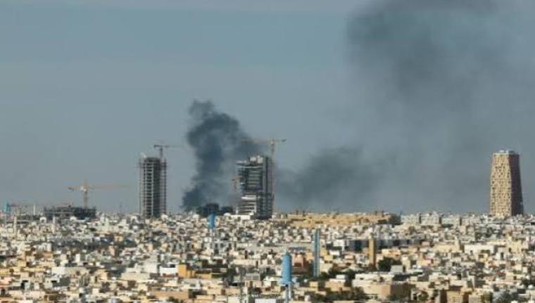 Riyadh Alerts Raise Gulf Tensions as the UAE Holds to Deterrence and Dialogue