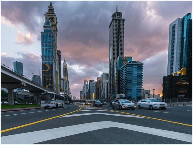 UAE Weather: Enjoy a Fair Day Ahead with Mild Humidity in Some Areas