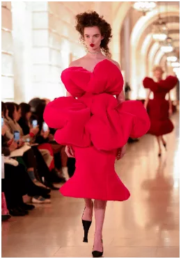 New York Fashion Week Shines: Celebrities and Style Icons Dazzle the Runway